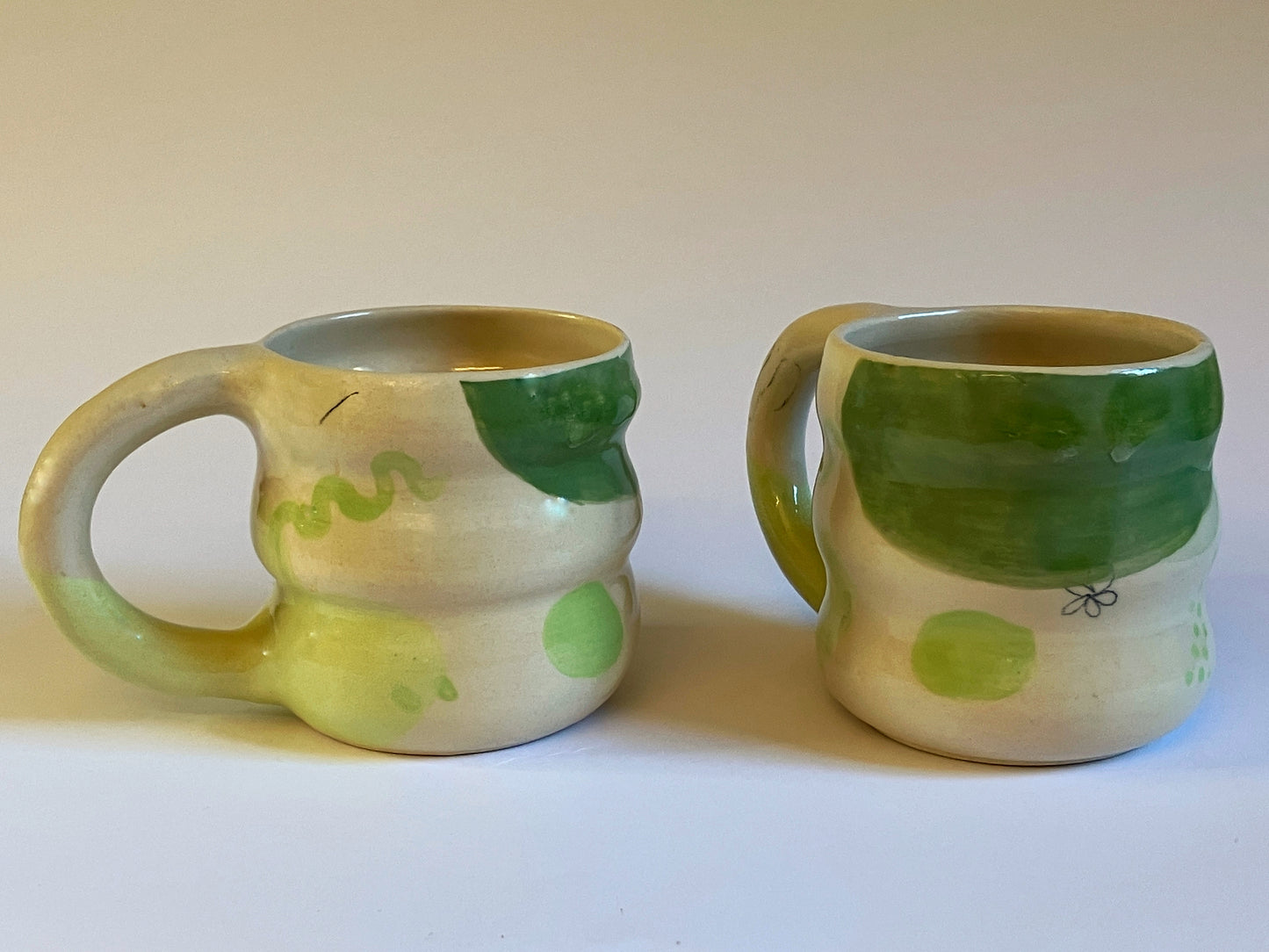 bubble mug - green abstract #1