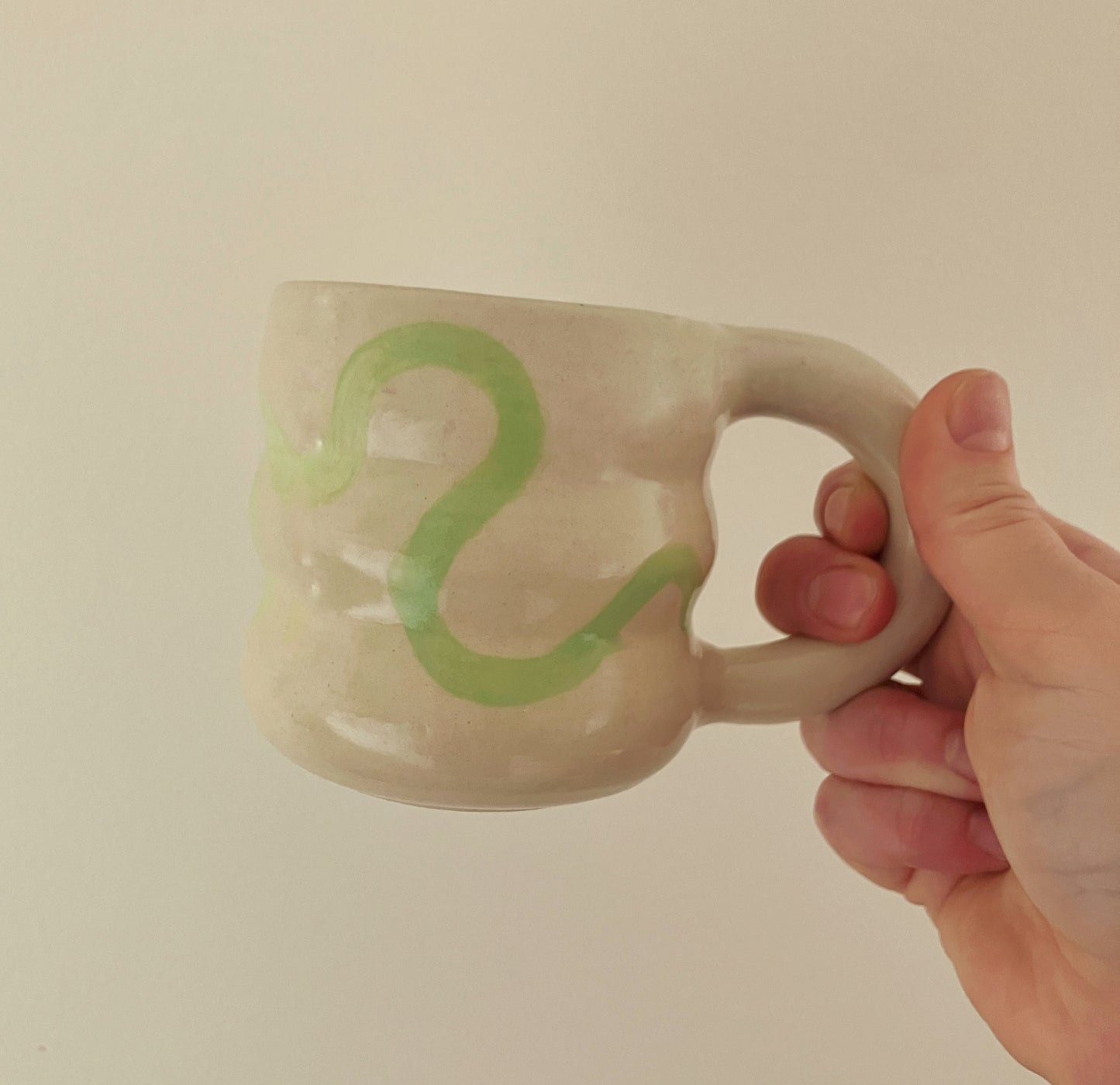 bubble mug - gradient squiggle